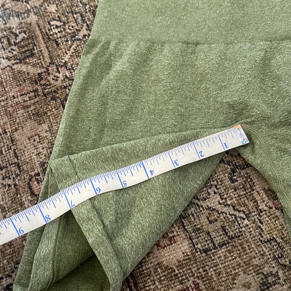 NVGTN Seamless Shorts Seamless Scrunch Workout High Waisted Booty Lifting Gym L - Picture 7 of 7